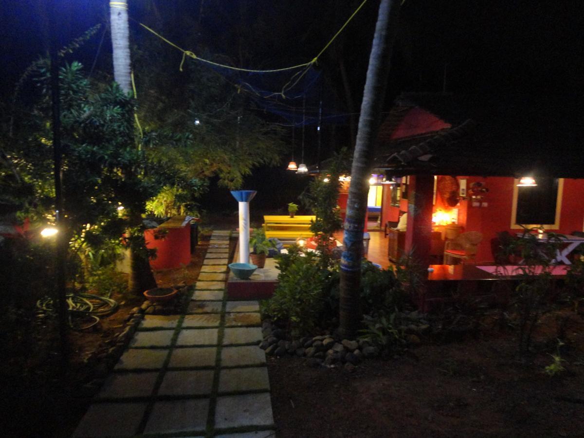 The Yuppi Hippi Female Hostel Anjuna Exterior photo
